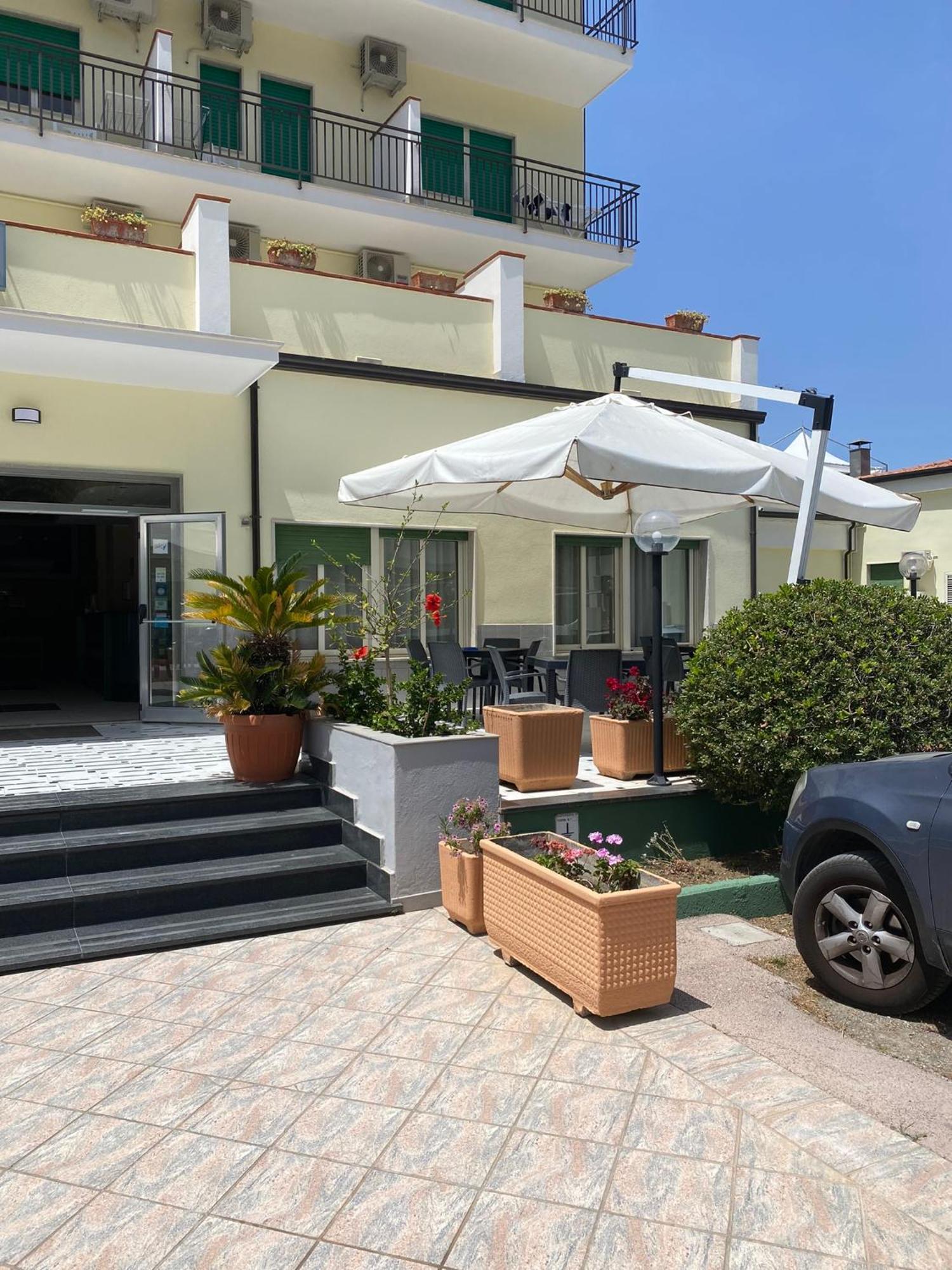 Hotel Germania Praia a Mare Exterior photo