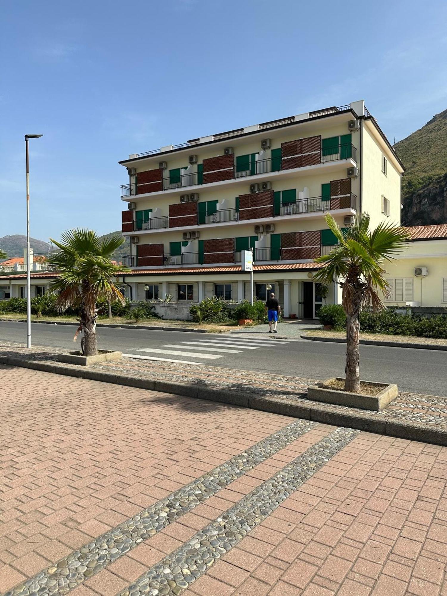 Hotel Germania Praia a Mare Exterior photo