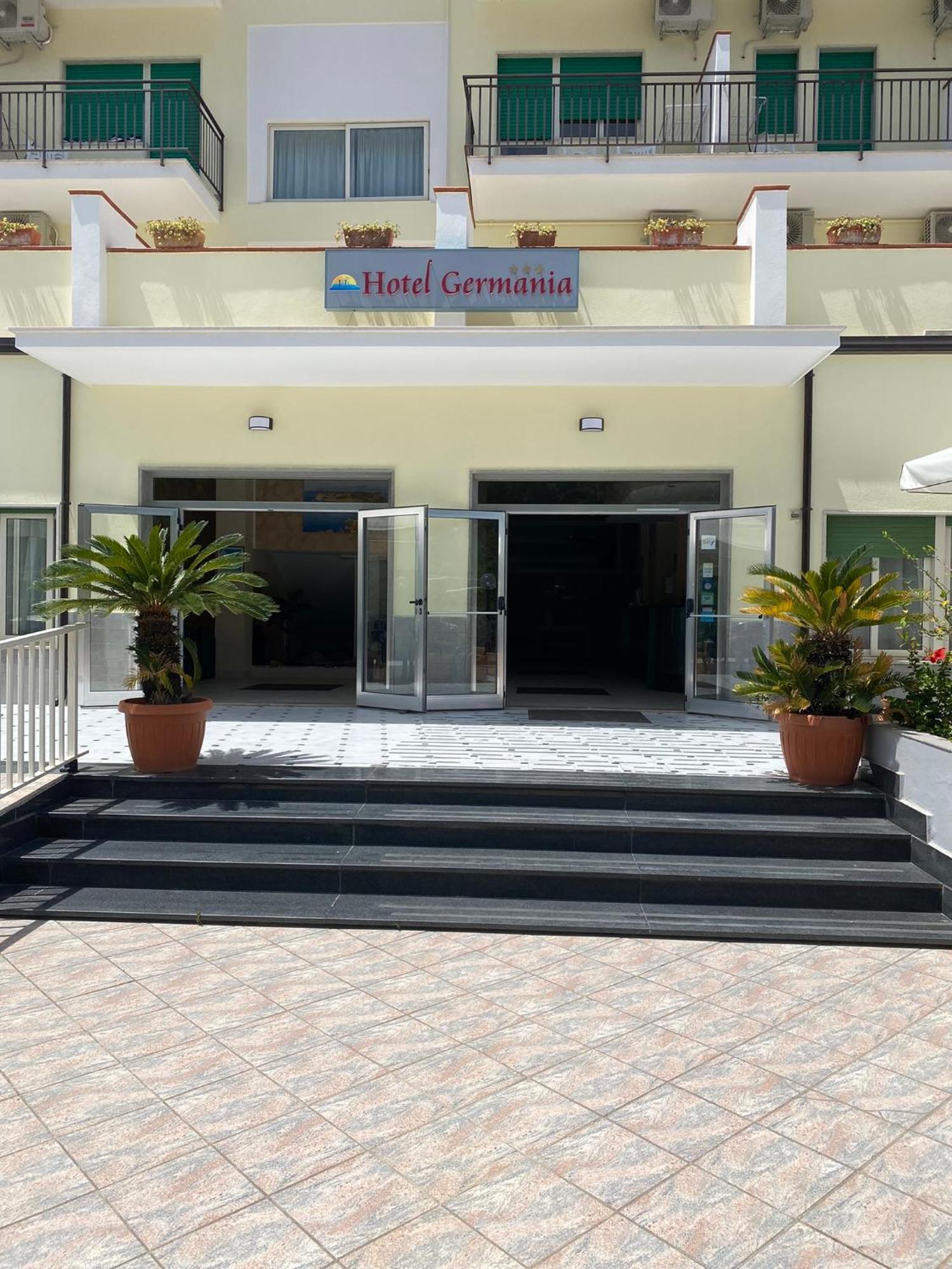 Hotel Germania Praia a Mare Exterior photo