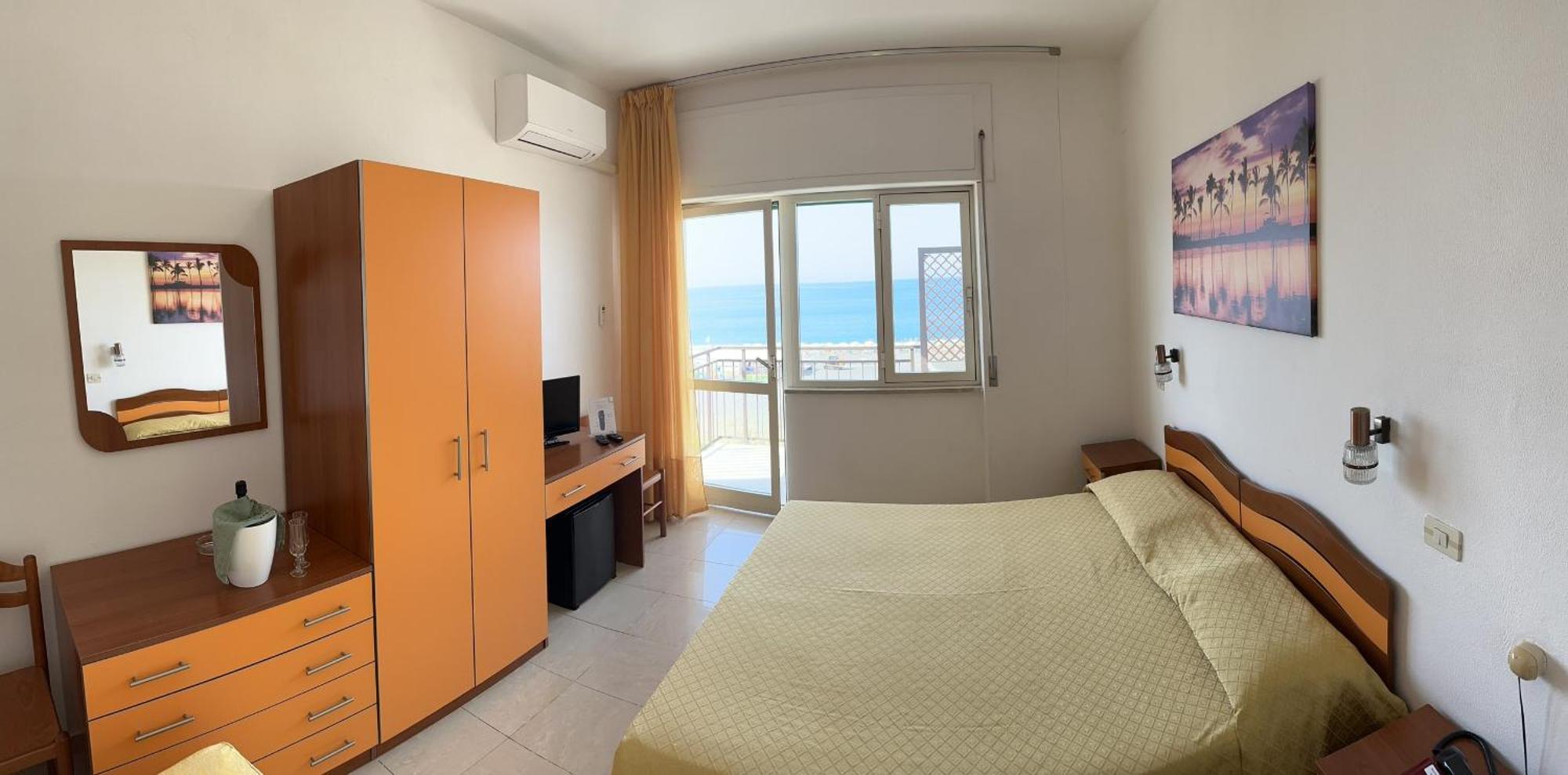 Hotel Germania Praia a Mare Exterior photo