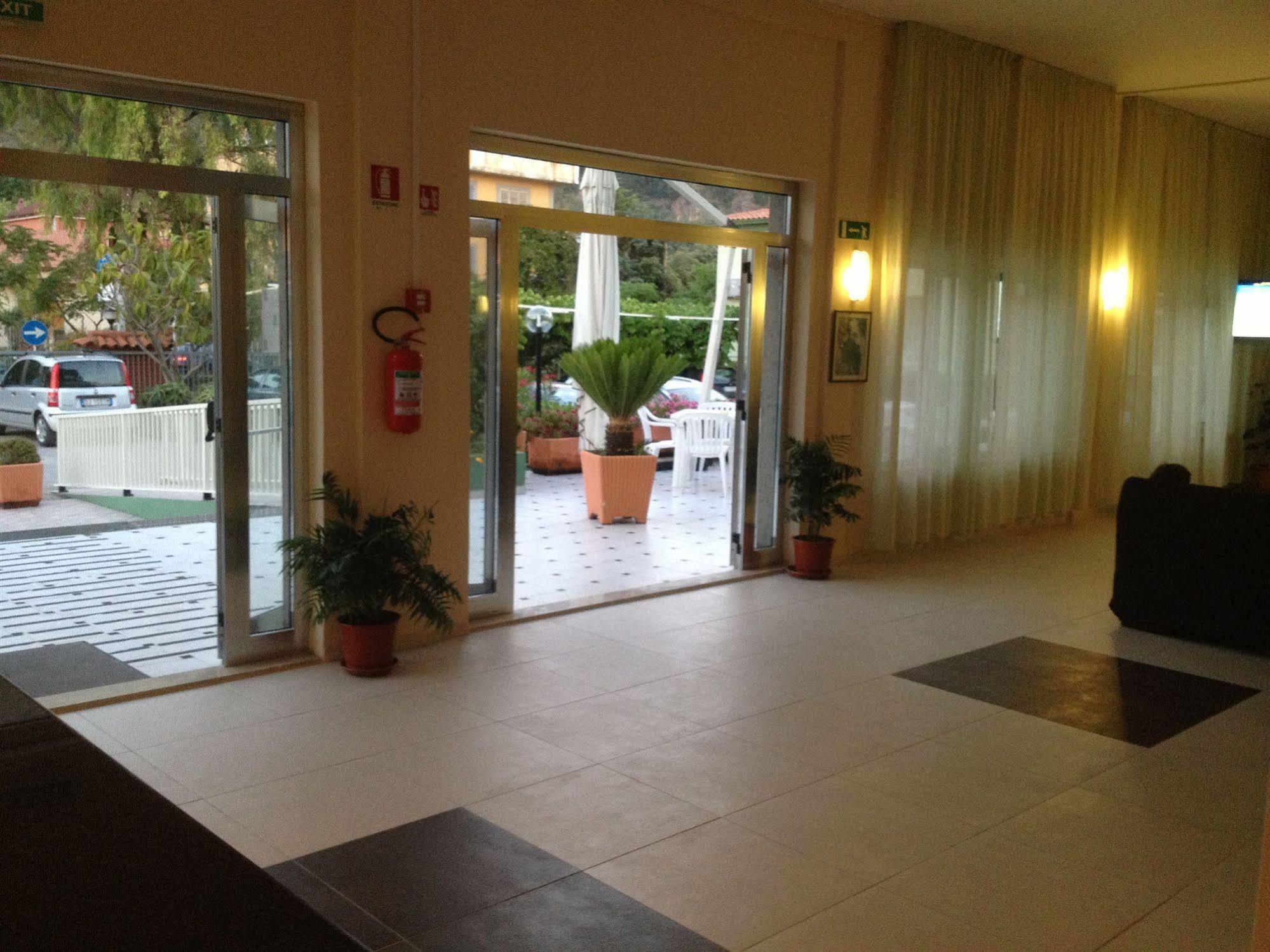 Hotel Germania Praia a Mare Exterior photo